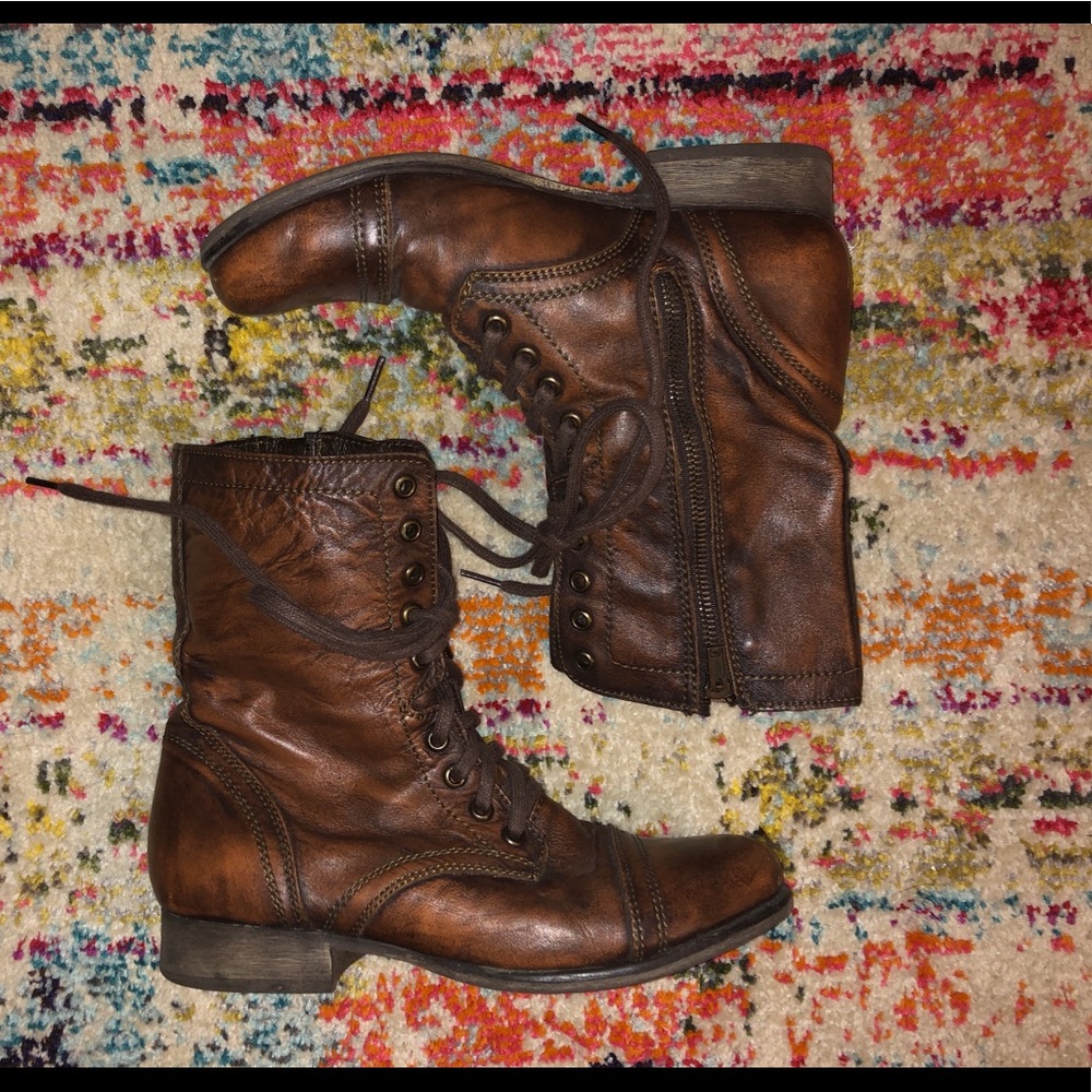 Steve Madden lace up brown boots